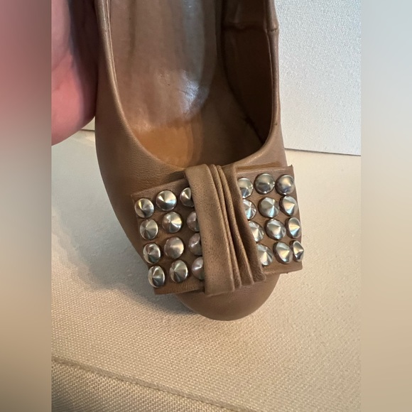 Shoe Dazzle Studded Bow Slingback Platform Heels - Size 9 - Picture 3 of 6